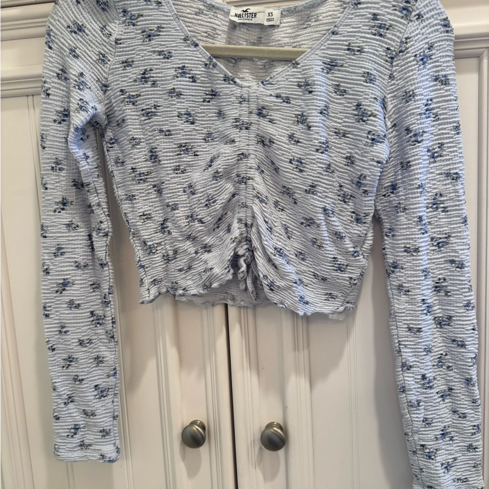 White and Blue Textured floral long sleeve crop Top XS cottage core festival